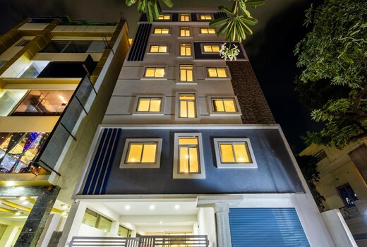 The7 Story Hotel