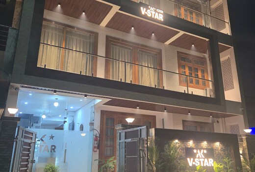HOTEL V STAR