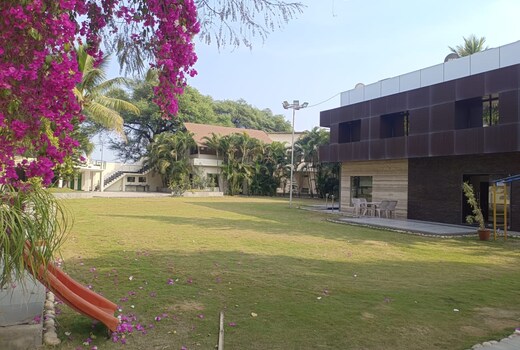 Hotel Varay Express