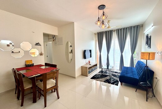 2BHK Blissful | 5min from Airport | Zennova Stays