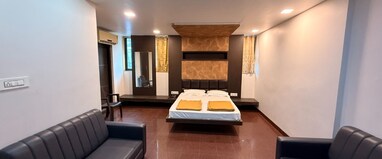 Hotel City Crown