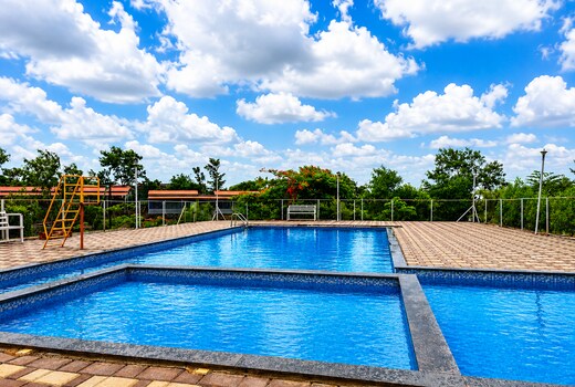 Royal Villa Resort