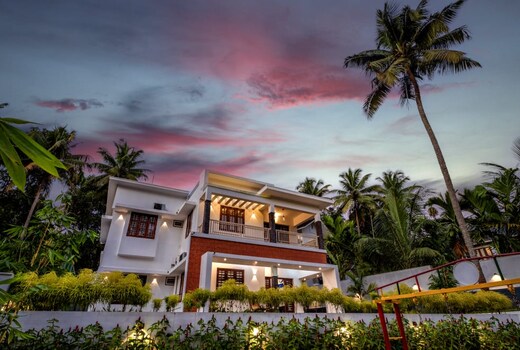 Bestinn Leisure The Vogue Athirappilly