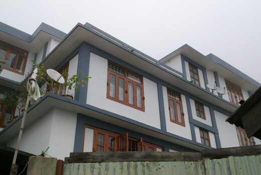 Tashi Homestay II (Room For Four)