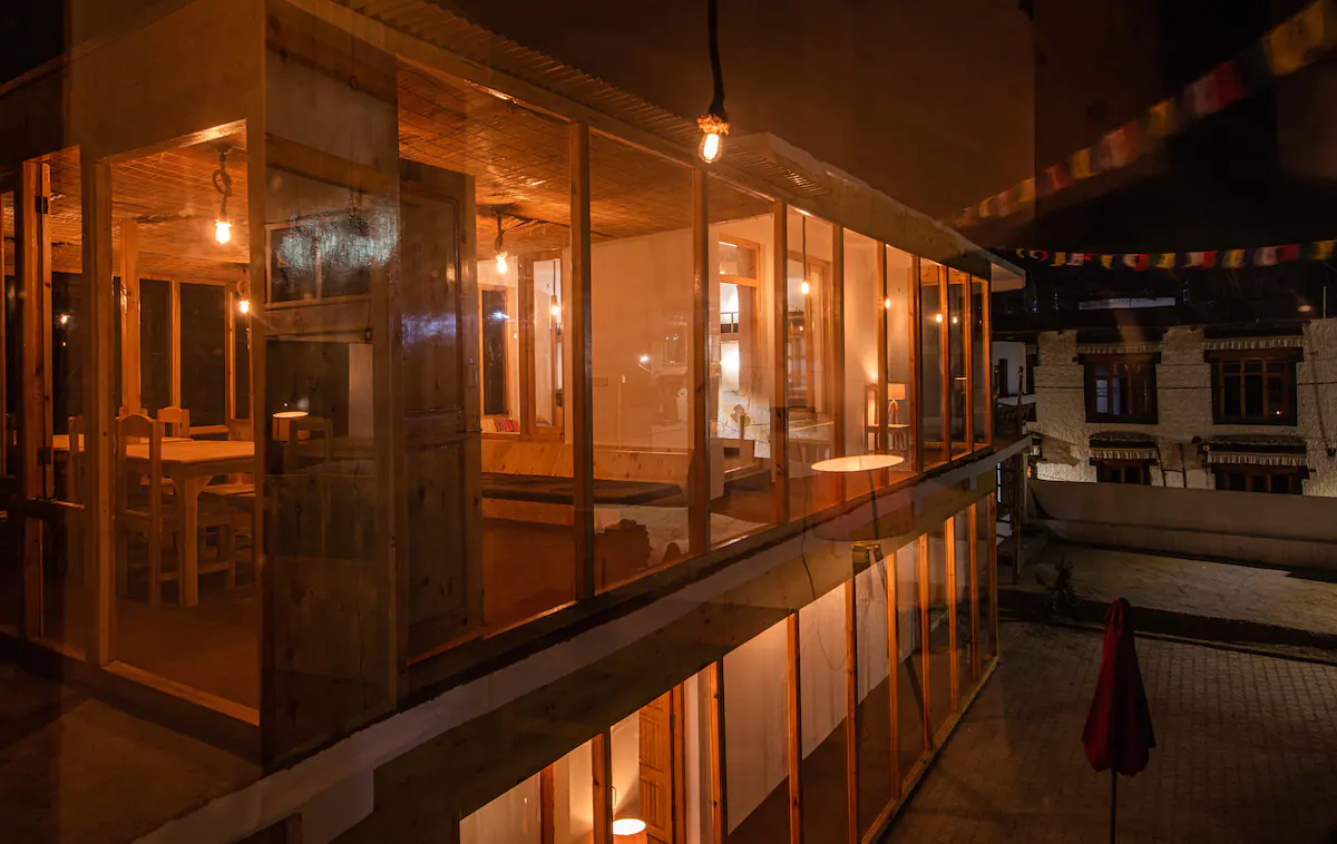 Gutur Glasswood Hostel - Outdoor Community Loft