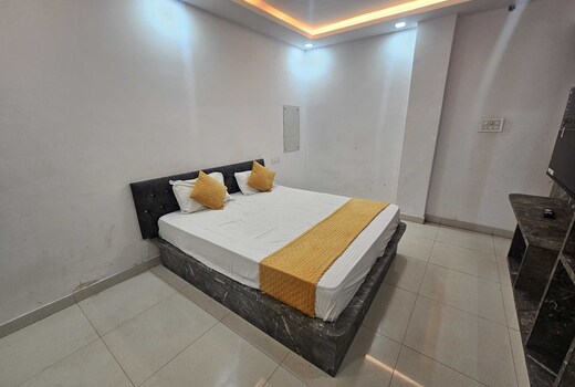 HOTEL O NILKANTH
