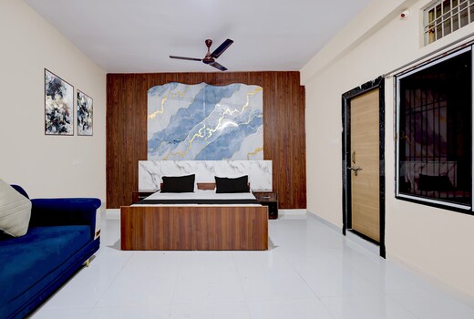 OYO 846487 Hotel Royal Galaxy Inn