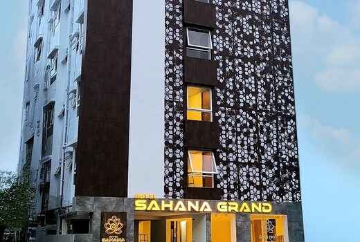 Hotel Sahana Grand