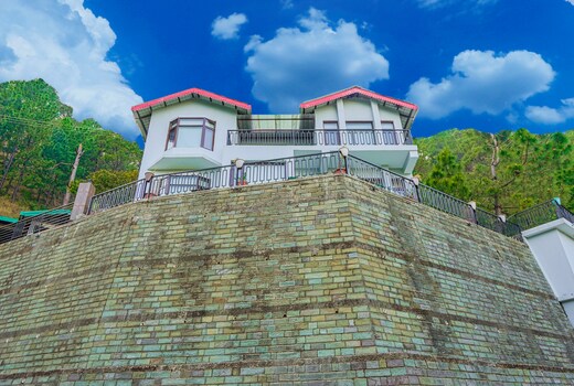 Kia Chalet 3BHK Villa by Dumnu Homes