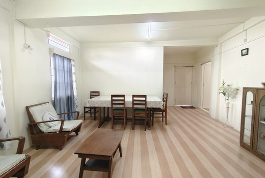 Di's 2 BHK Entire Homestay