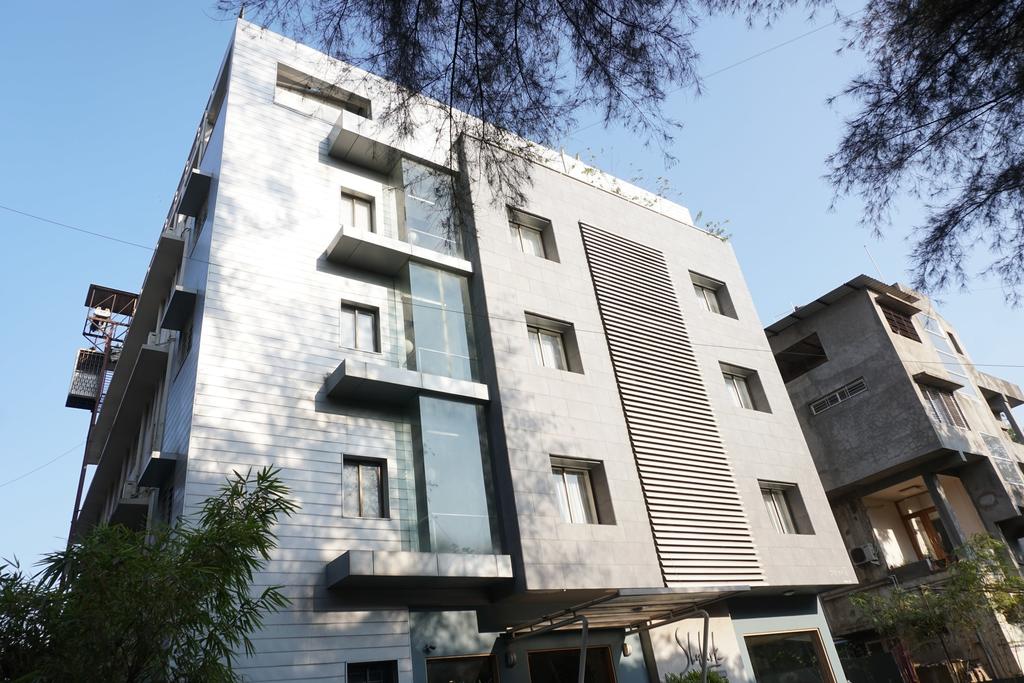 Skylark Business Hotel