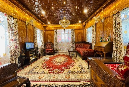 Dilshad Houseboats
