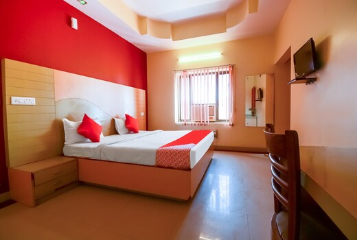 Hotel Samar Palace Near Sodala Vivek Vihar Metro Station
