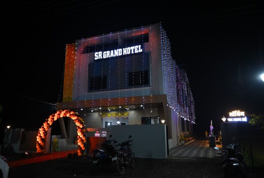 SR GRAND HOTEL