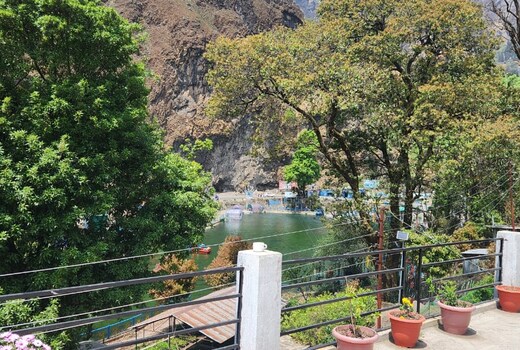 Manohar Guest House | Lake View