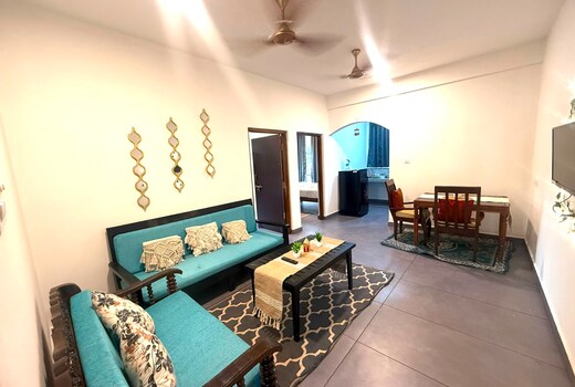 The TURQUOIISE House..