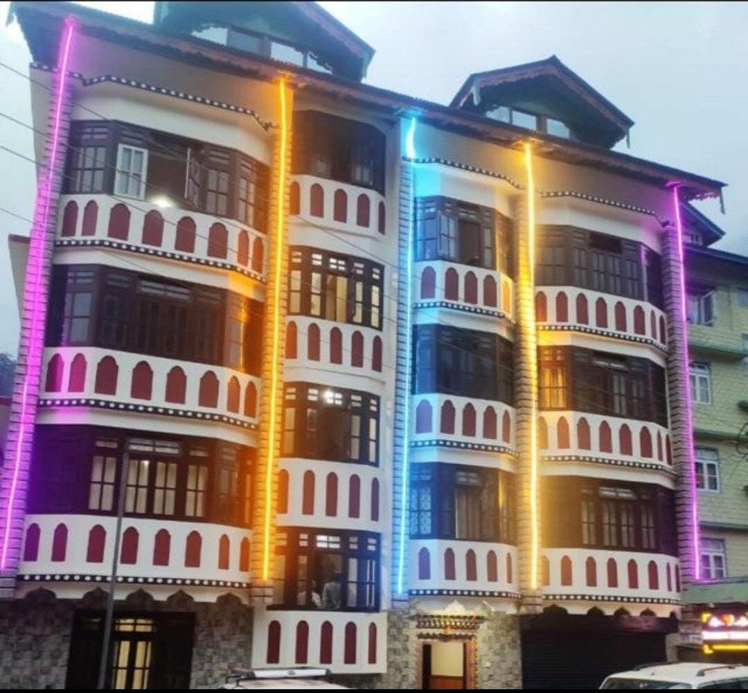 Hotel Taktsang Residency
