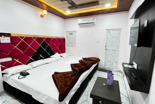 HOTEL EAGLE INN