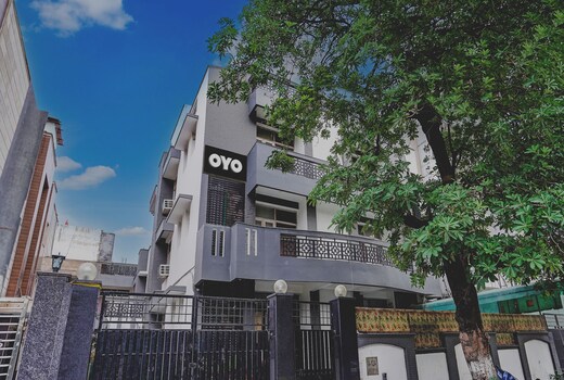 Capital O Bk House