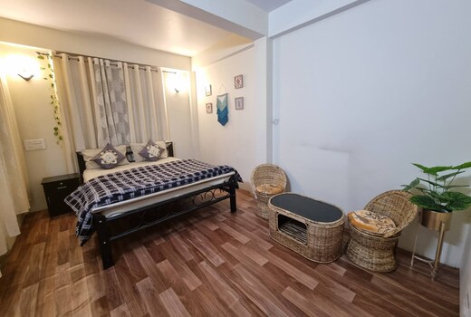 HillNest Homestay Private Rooms With Breakfast