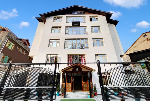 Townhouse Rajbagh Formerly Hotel Modern