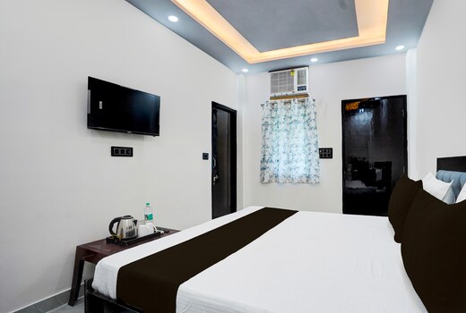 OYO 825109 Hotel O Karan Residency