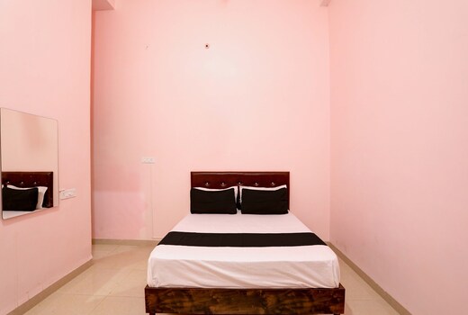 Hotel O Blue Moon