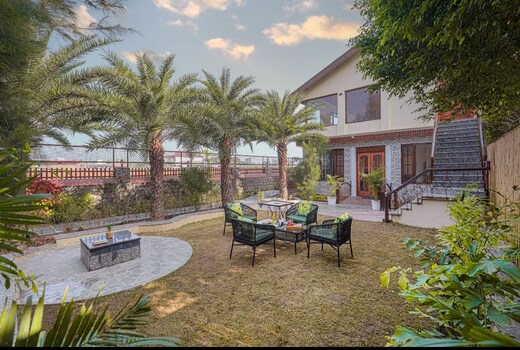 Manovan Resort