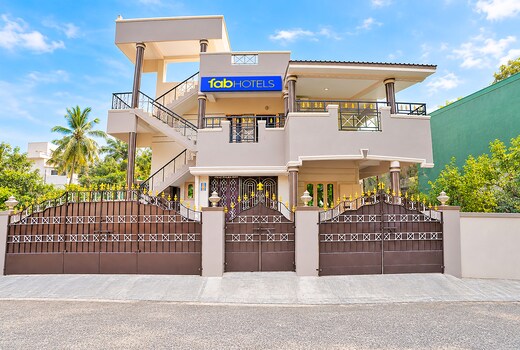 FabHotel Blueberry Residency