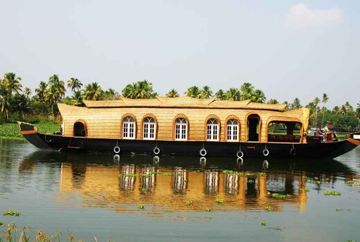 Rosey Deluxe Houseboat