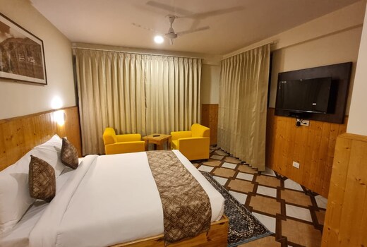 Carom Inn