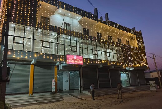Hotel Raj Vilas