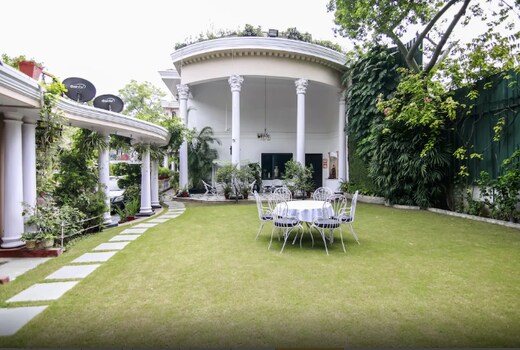 Sirohi House| Rooms & Caretaker