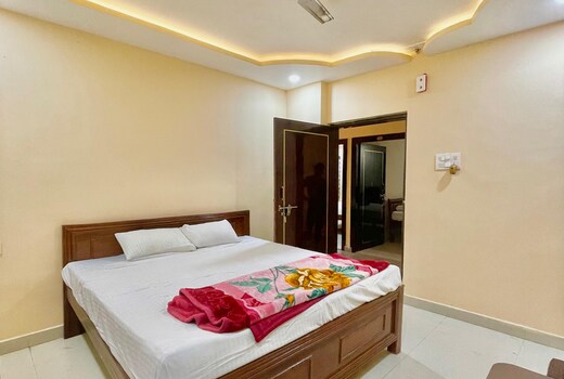 Hotel YashKirti