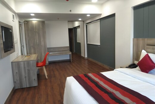 HOTEL INDUS INN