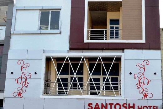 Santosh Hotel And Restaurant
