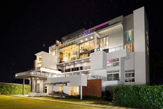 White Escape SKy Villa