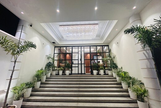 HOTEL PLATINUM
