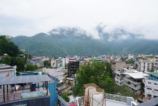 Beyond Rishikesh - Cozy Stay and Cafe