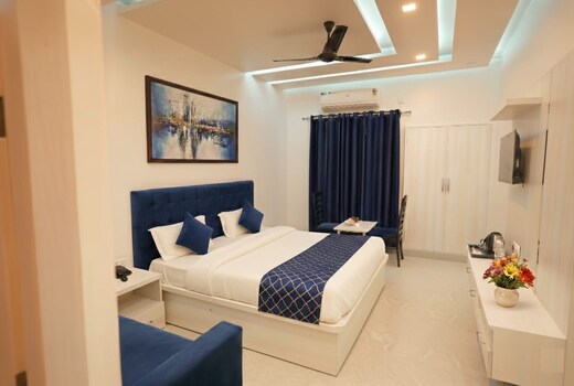 Sapphire Inn