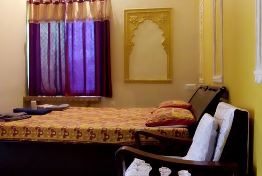 shivam tourist guest house..