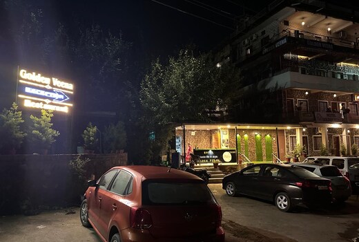 Hotel Golden Veena
