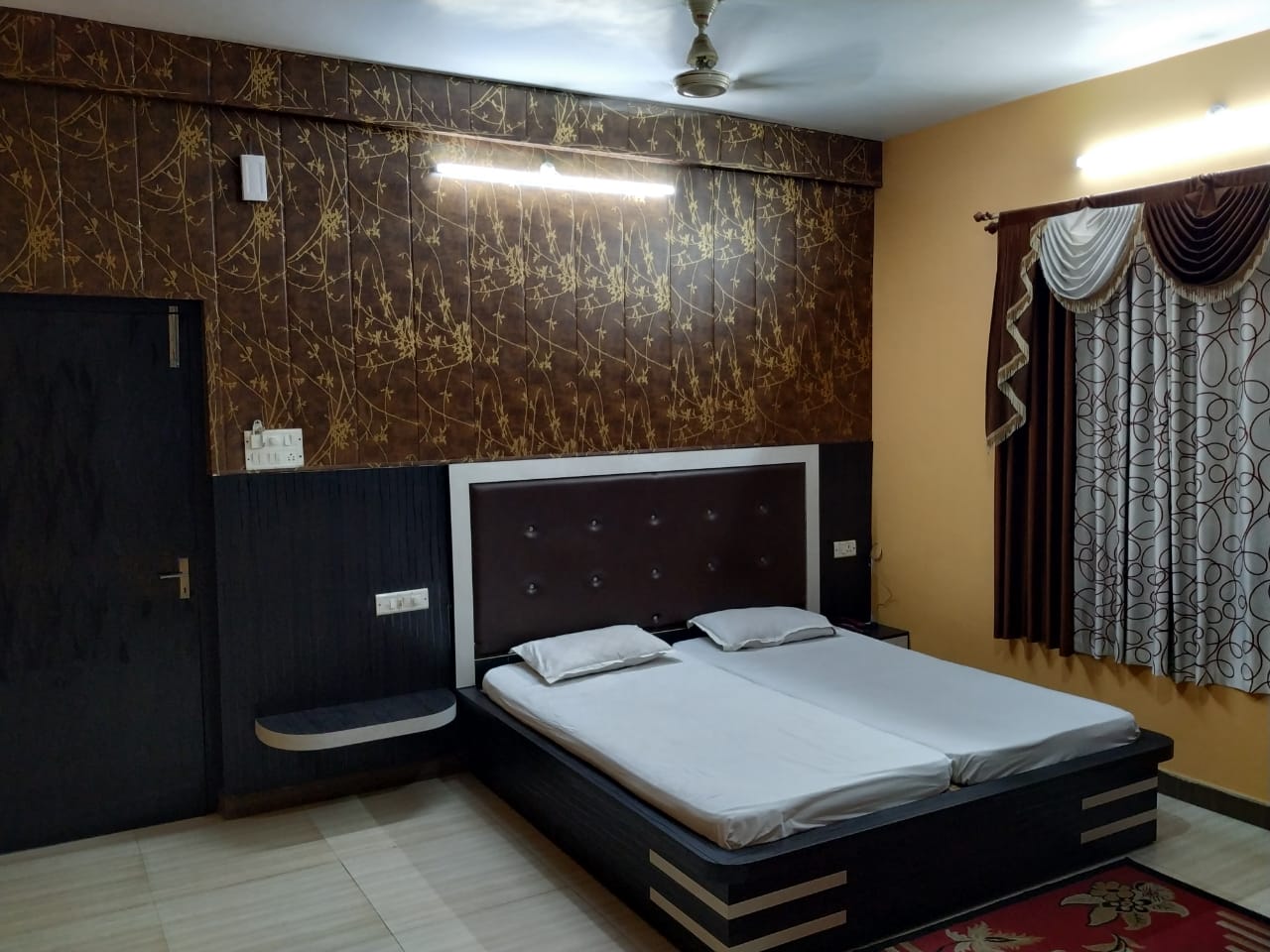 Hotel Pratap & Restaurant