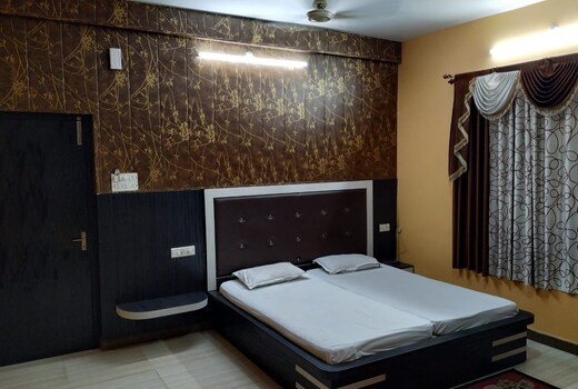 Hotel Pratap & Restaurant