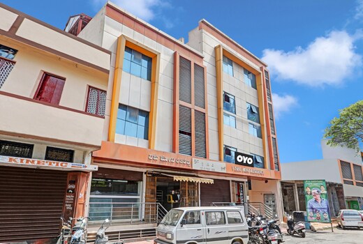 Hotel O Vishu Moni Residency