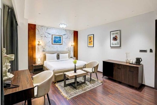 Townhouse Baner Street