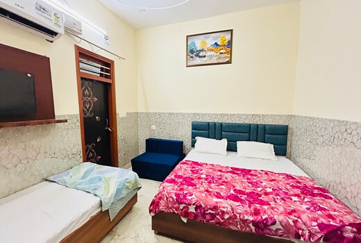 Radhe Shyam Niketan Hotel