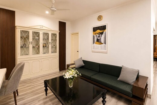 The Kailash Manor