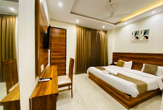 Evia Stays @ 5 Min Drive To Railwaystation