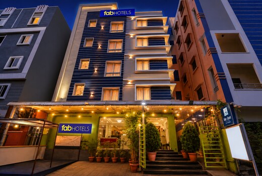 FabHotel Blue Dawn - Gachibowli - Nr. DLF Cyber City